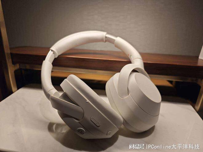 无线时代在ULT WEAR上青出于蓝凯发·k8国际延续索尼传统的重低音于(图7)